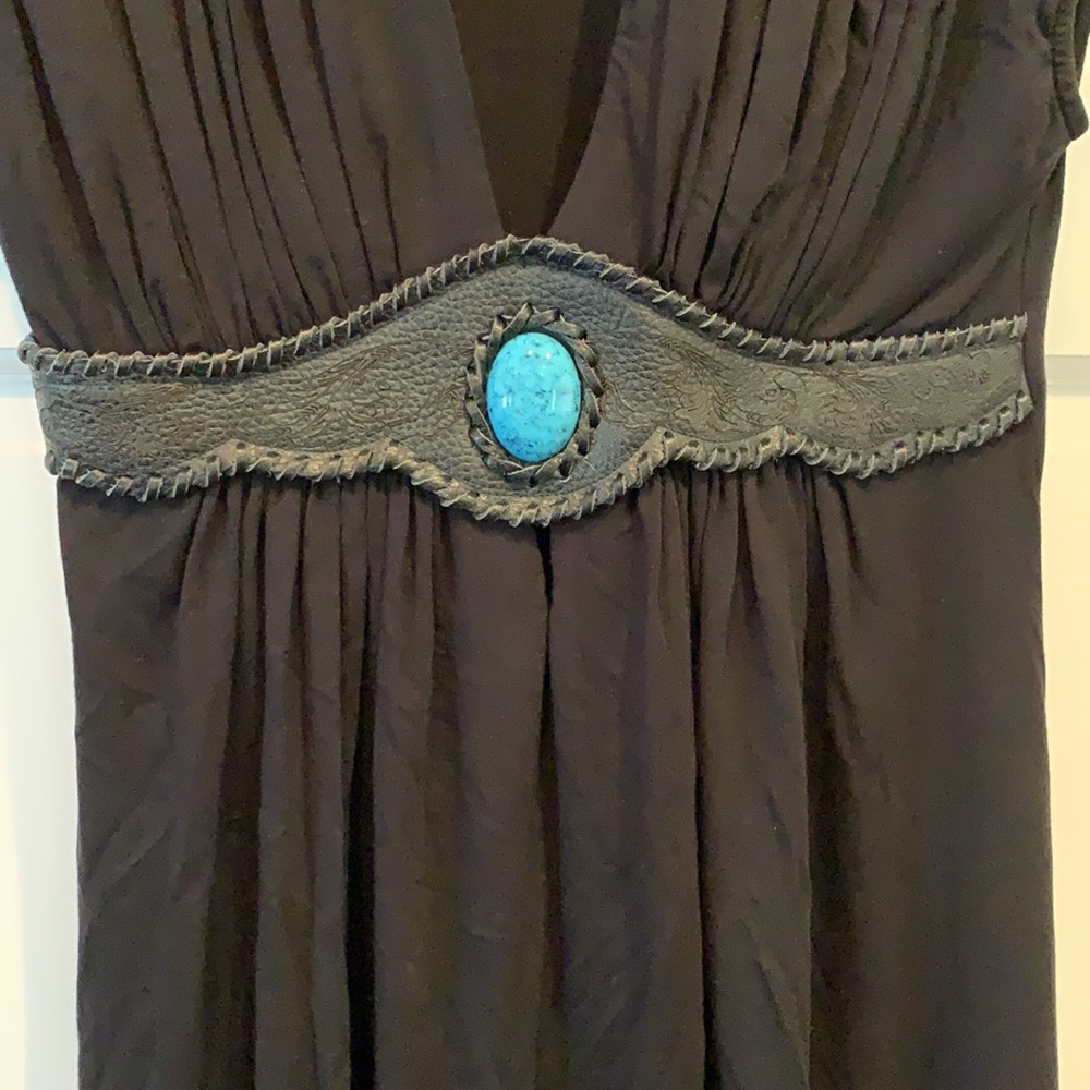 Sky black dress with gorgeous belt detailing. Lg - Picture 4 of 7